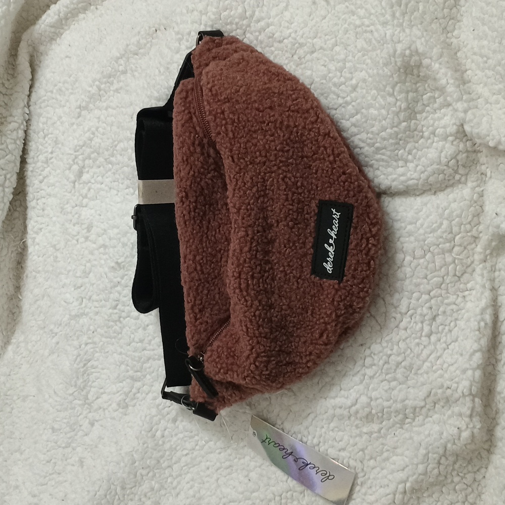 Derek Heart Sherpa Belt Bag
